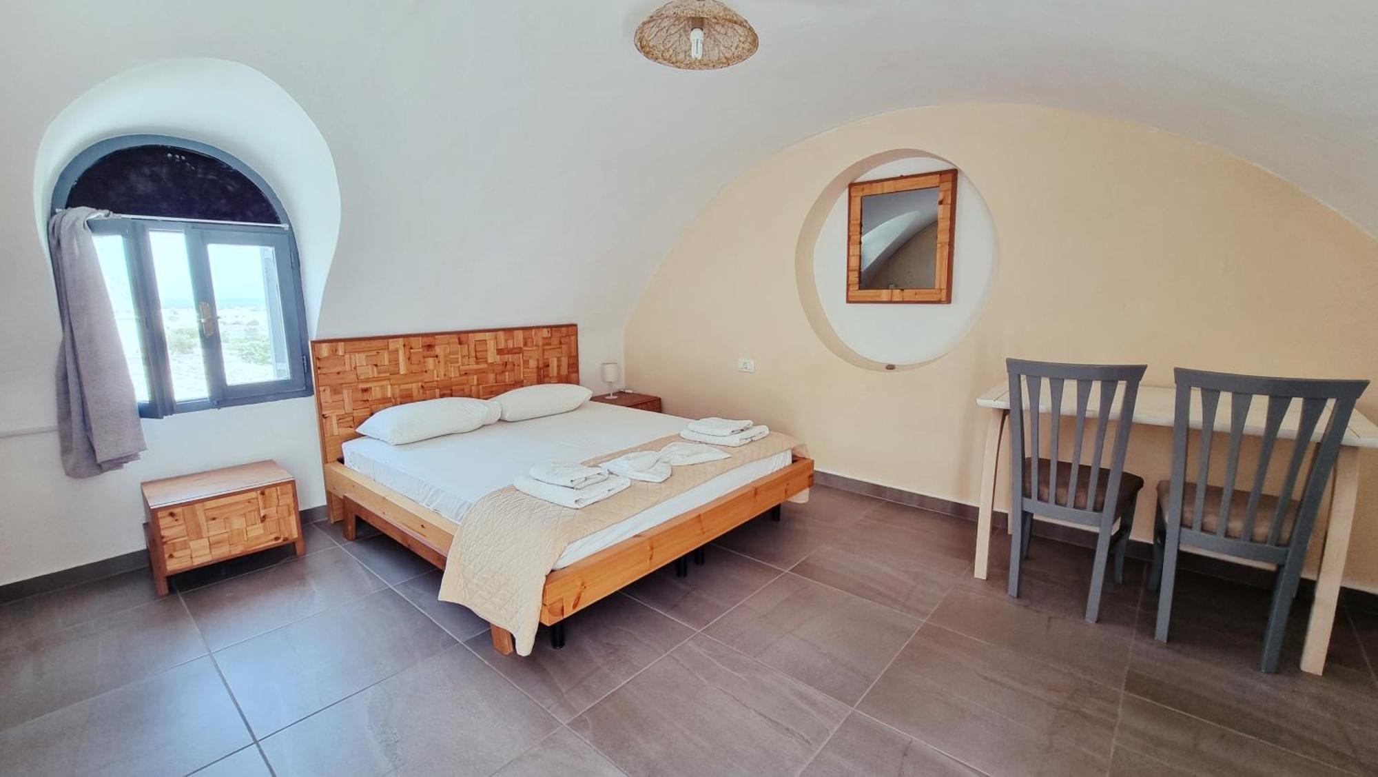 Leon Lux Apartments Perivolos  Luaran gambar