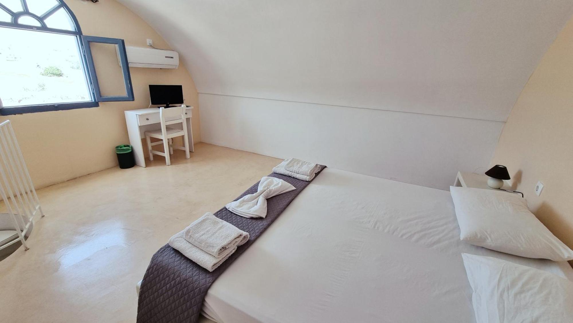 Leon Lux Apartments Perivolos  Luaran gambar