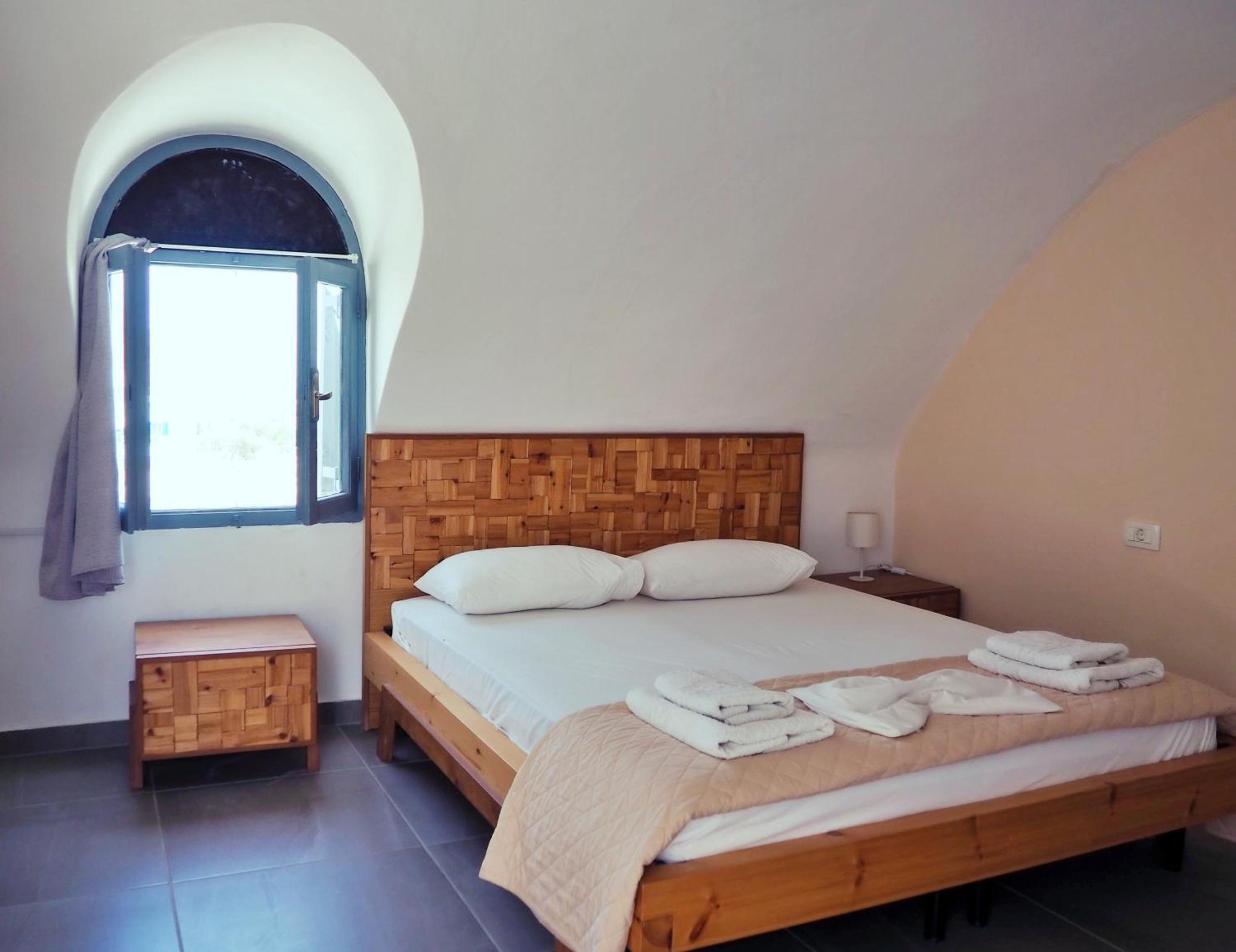 Leon Lux Apartments Perivolos  Luaran gambar
