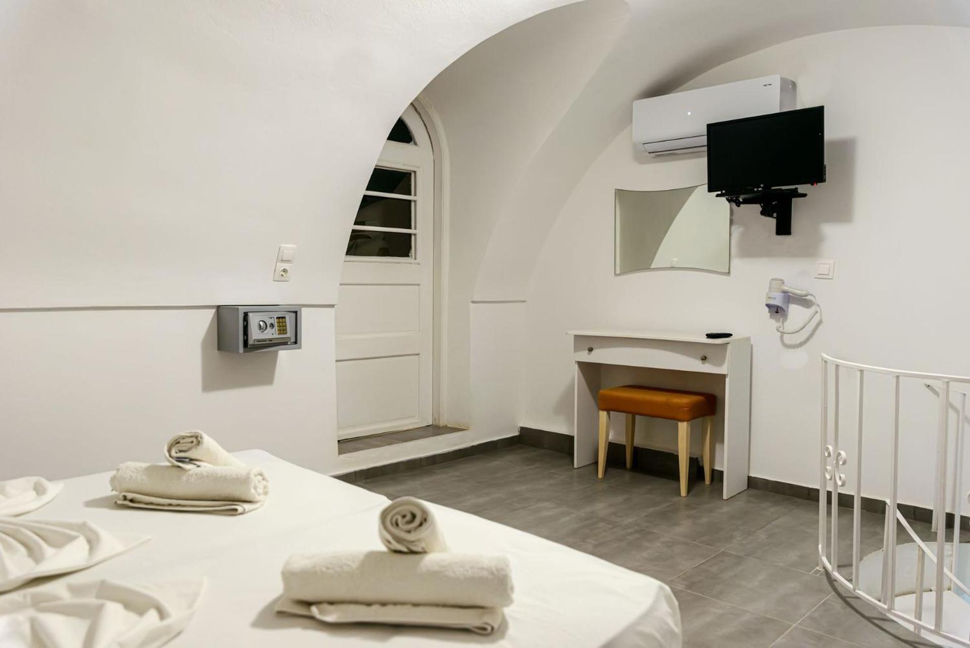 Leon Lux Apartments Perivolos  Luaran gambar