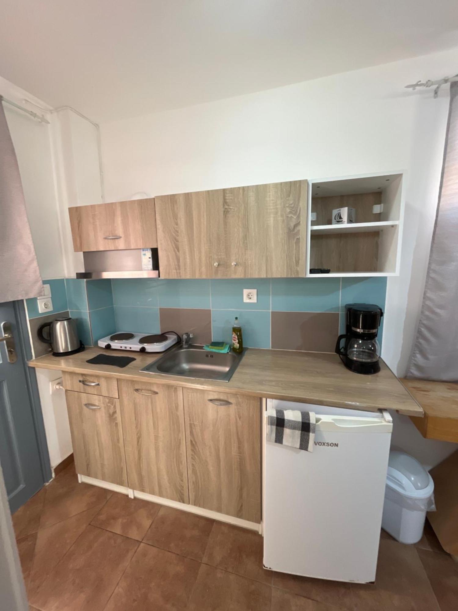 Leon Lux Apartments Perivolos  Luaran gambar