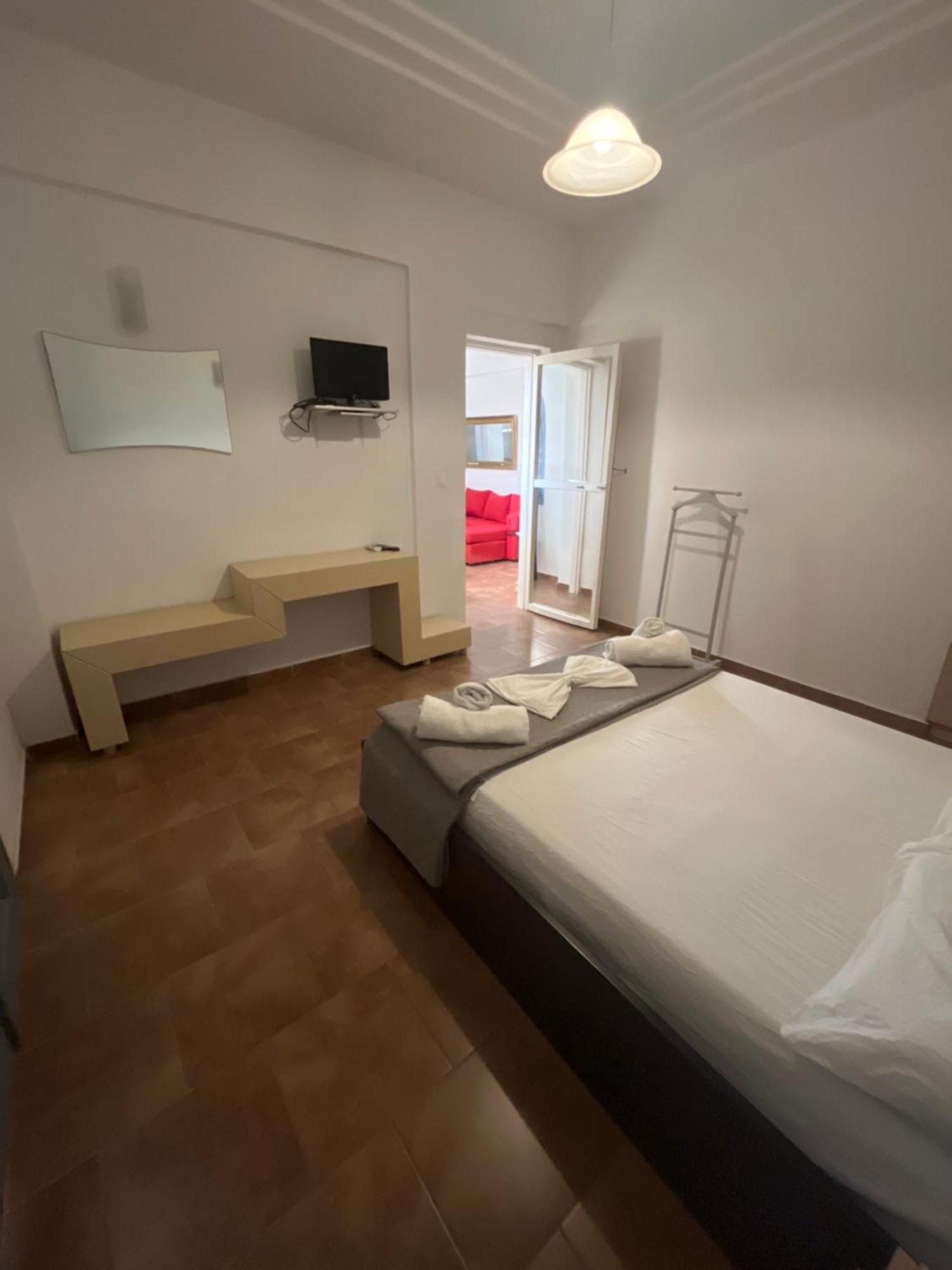 Leon Lux Apartments Perivolos  Luaran gambar