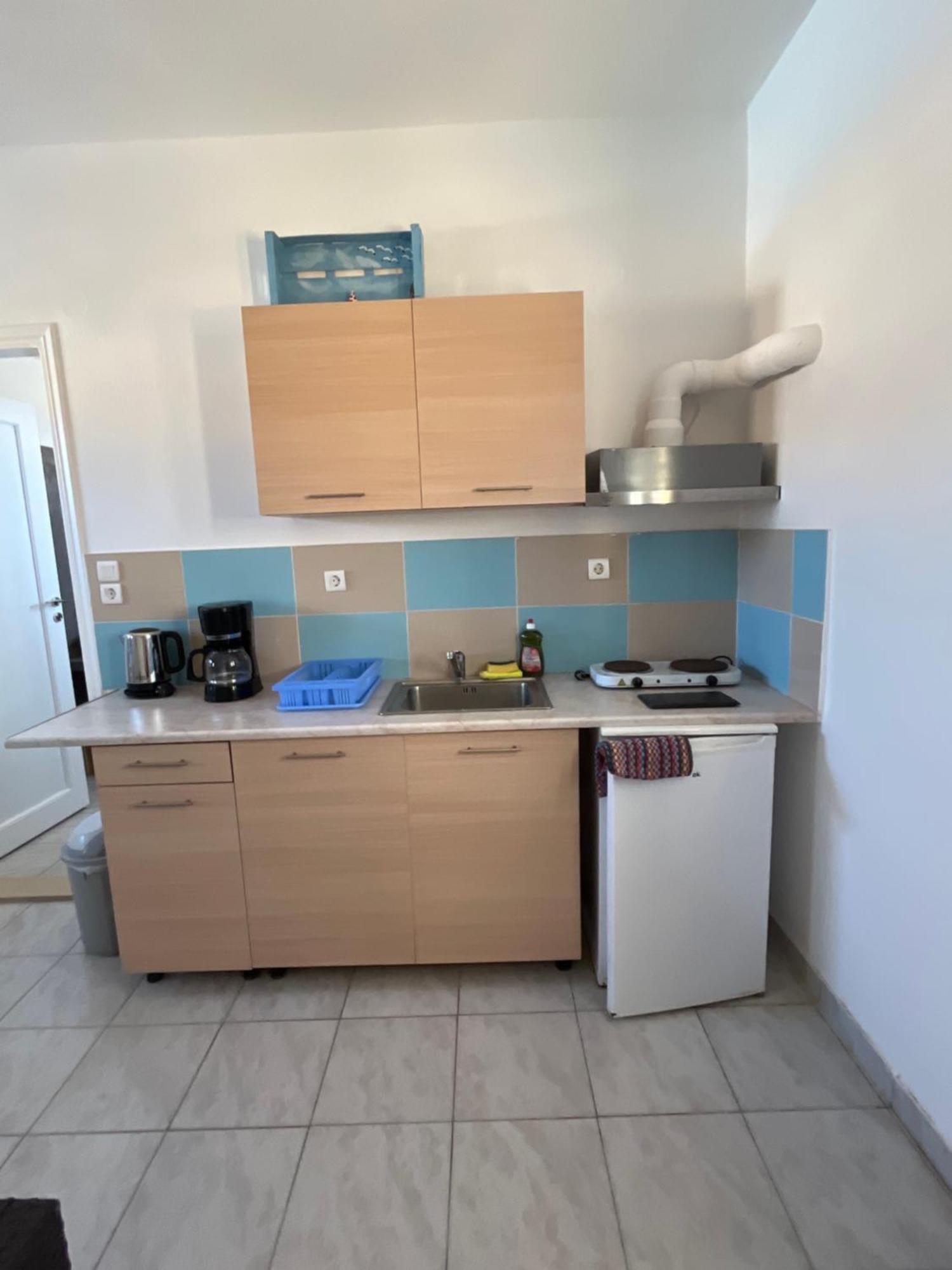 Leon Lux Apartments Perivolos  Luaran gambar
