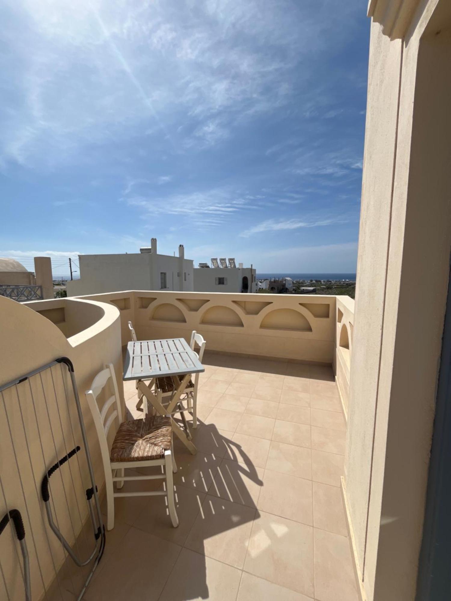 Leon Lux Apartments Perivolos  Luaran gambar