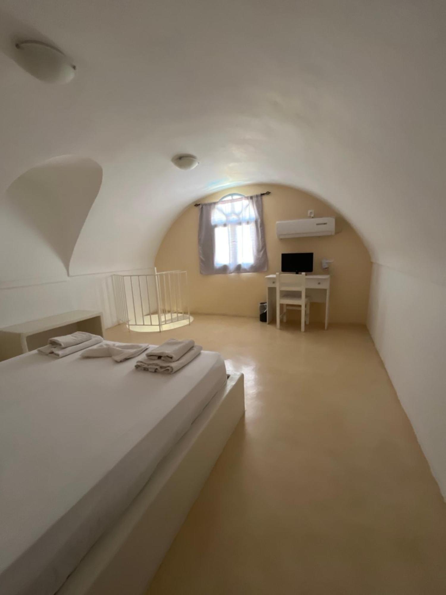 Leon Lux Apartments Perivolos  Luaran gambar