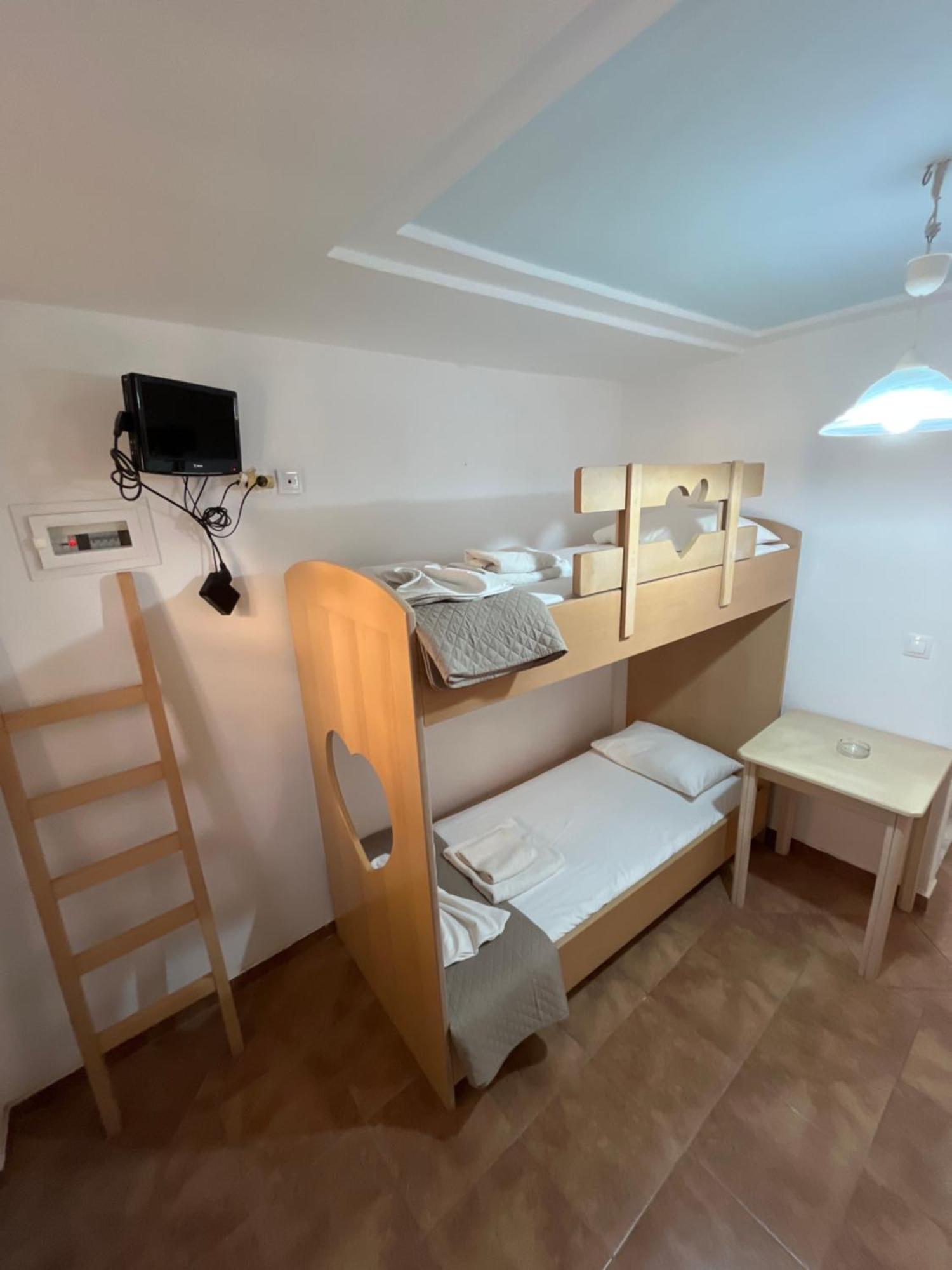Leon Lux Apartments Perivolos  Luaran gambar