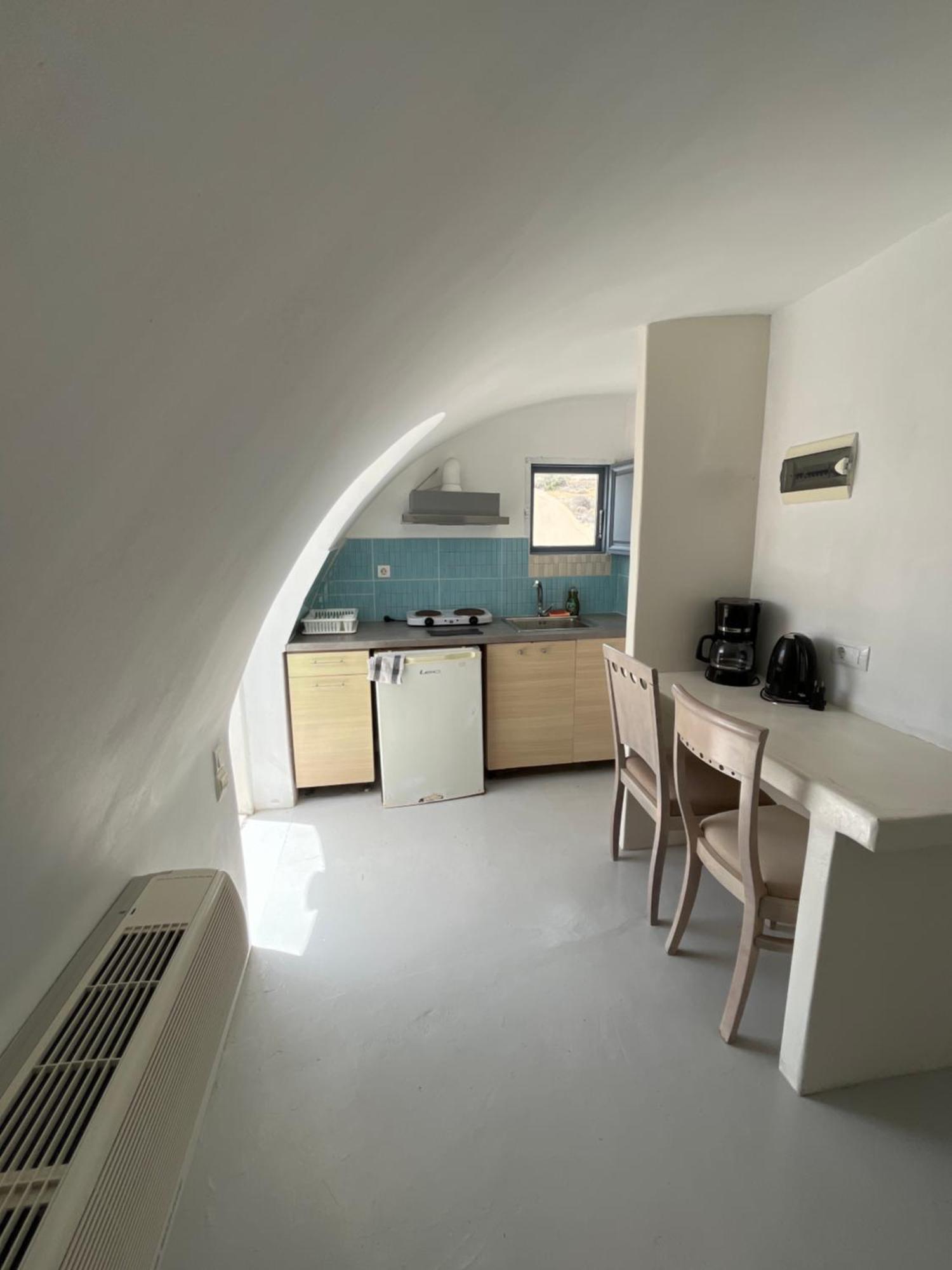 Leon Lux Apartments Perivolos  Luaran gambar