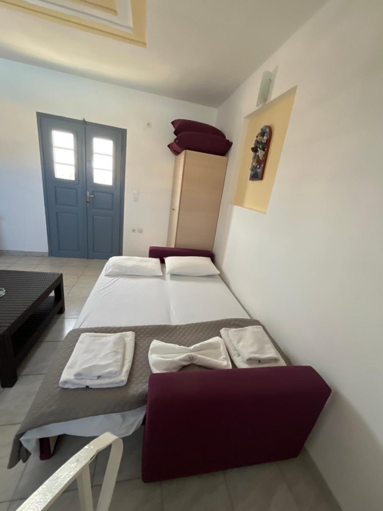 Leon Lux Apartments Perivolos  Luaran gambar