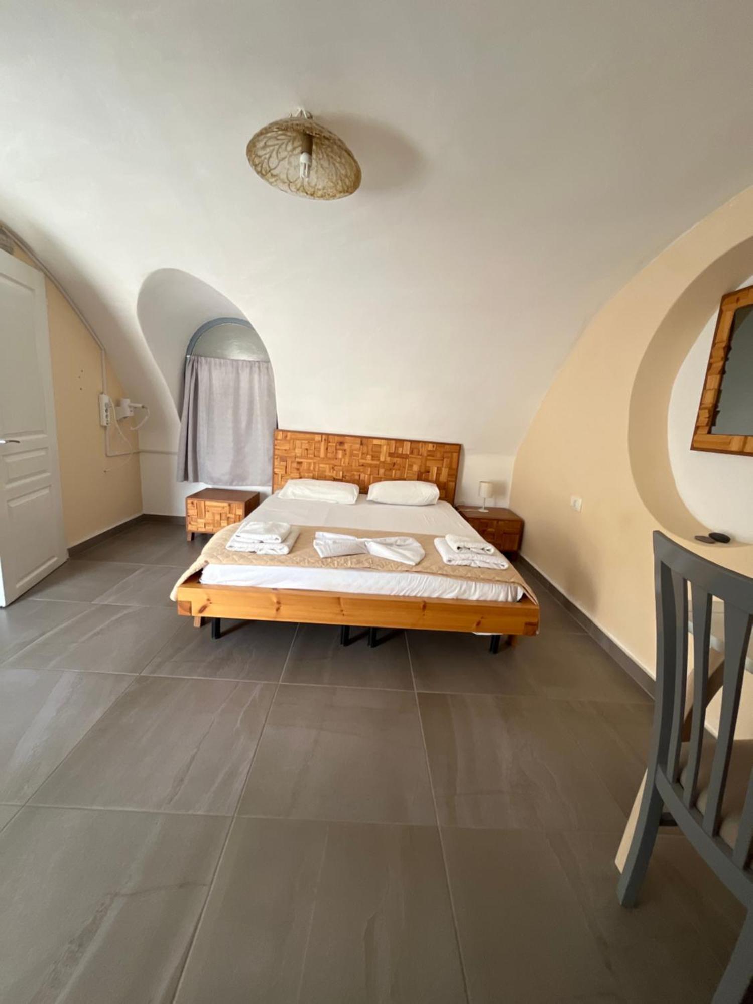 Leon Lux Apartments Perivolos  Luaran gambar