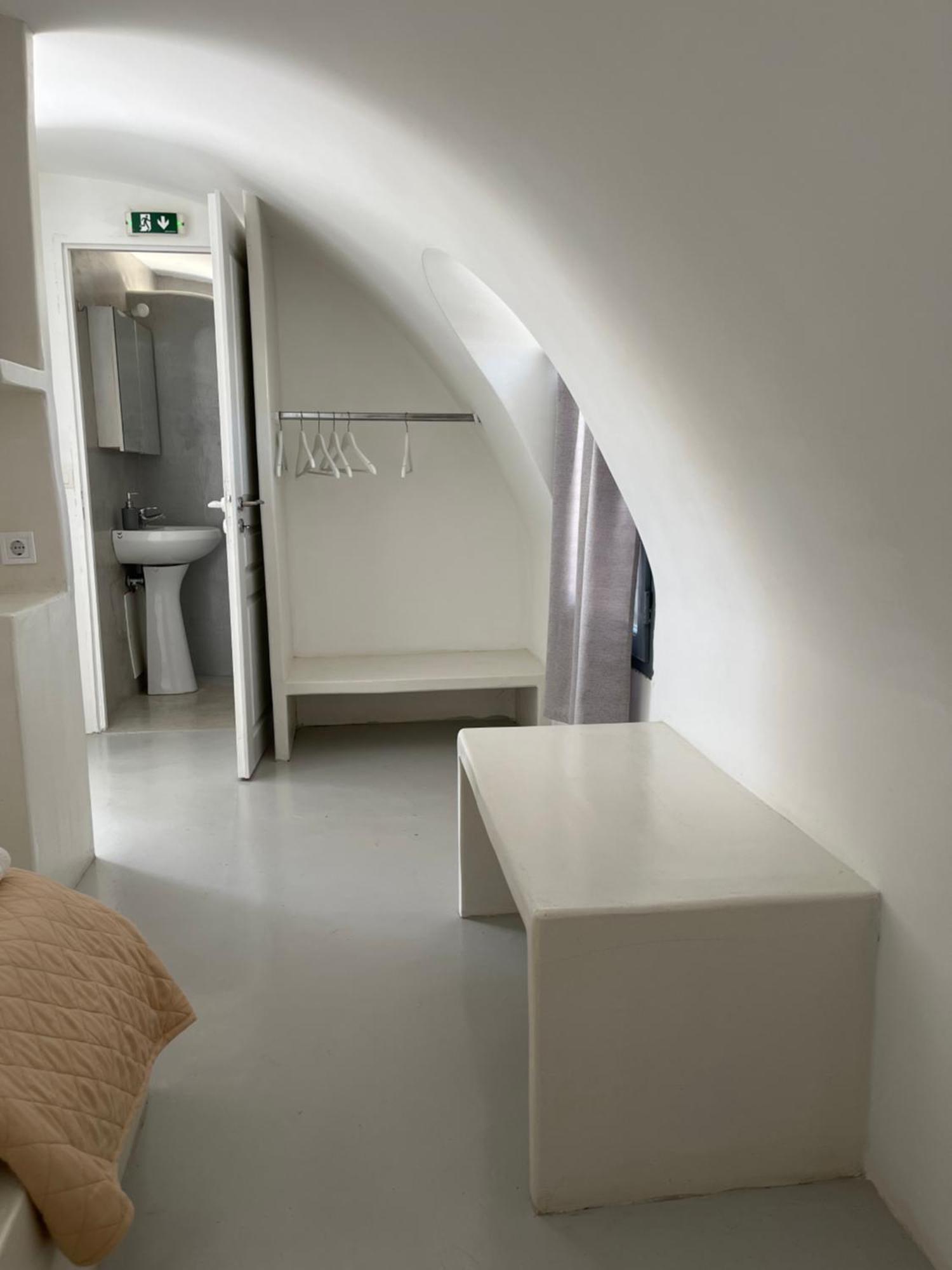 Leon Lux Apartments Perivolos  Luaran gambar