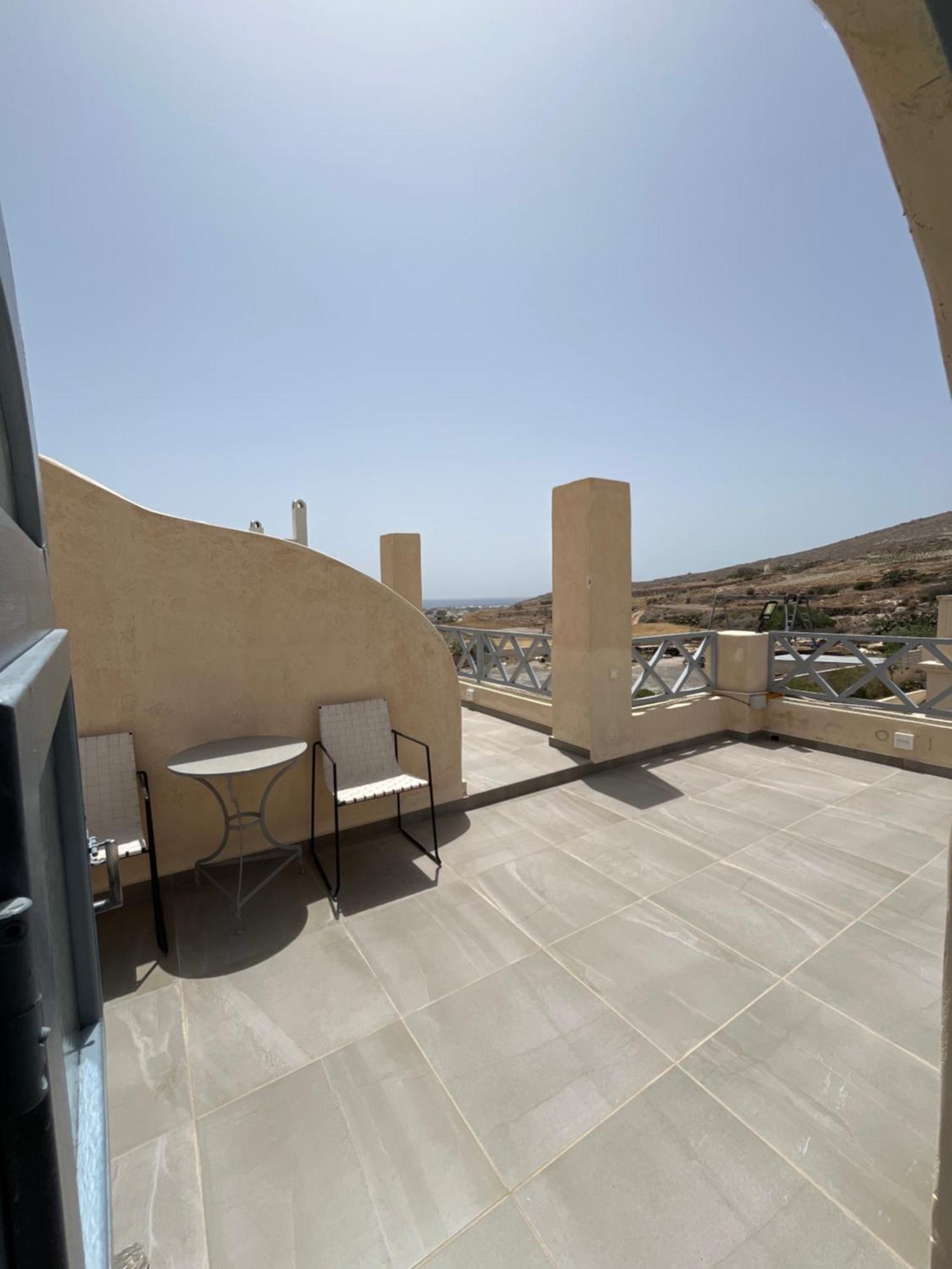 Leon Lux Apartments Perivolos  Luaran gambar